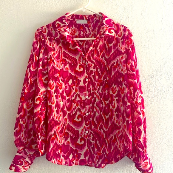 Q2 Tops - Q2 Brand Women’s Top; Size Medium